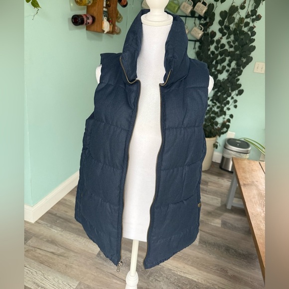 Old Navy Puffer Vest  Thick Full Zip Fleece Lined Navy Blue Pockets Size Small - Picture 1 of 9